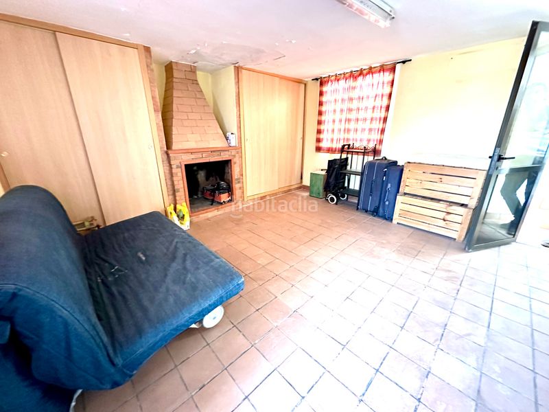 Foto 4b3ce89f-bd88-484d-88d3-2ecd98328ec8. Casa adossada amb xemeneia calefacció aparcament a Sabadell