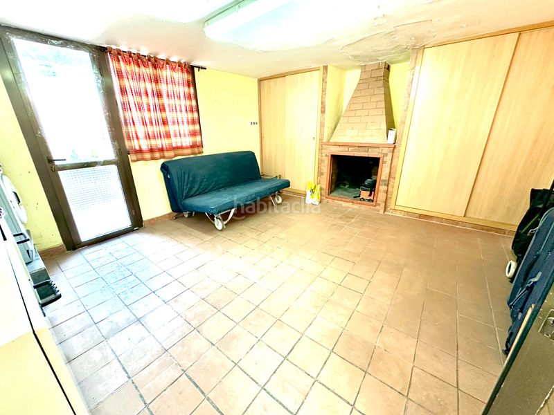Foto c1ab1f66-69be-404d-87ba-886f84a9218d. Casa adossada amb xemeneia calefacció aparcament a Sabadell