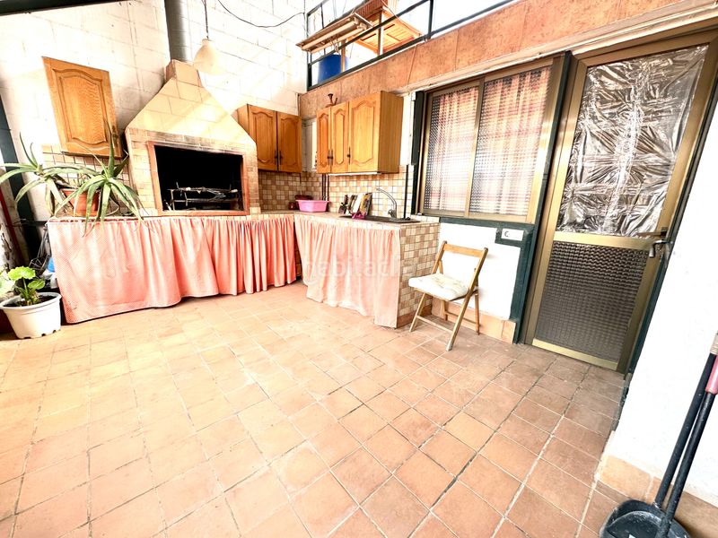 Foto e839cc2f-3c99-490a-95c7-bbfbc0bcc5b3. Casa adossada amb xemeneia calefacció aparcament a Sabadell