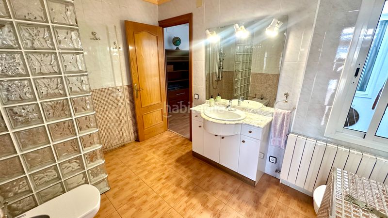 Foto af0f6333-e899-466b-884b-6054142f171e. Casa adossada amb xemeneia calefacció a Casc Antic Ripollet