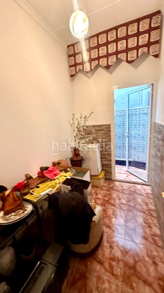 Foto b6bd58a9-c83c-4438-8893-f0f9773b117e. Casa adossada amb xemeneia calefacció a Casc Antic Ripollet