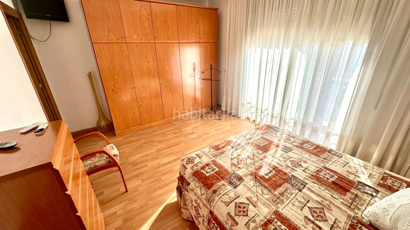 Foto e01fc861-0300-471d-a6ba-01365334970a. Casa adossada amb xemeneia calefacció a Casc Antic Ripollet