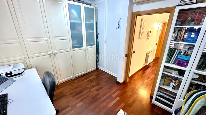 Foto f5eb5fc0-4183-4315-9839-e00481fc7a40. Casa adossada amb calefacció a Centre Sabadell