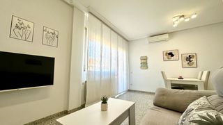Etagenwohnung in Can Clos-Pinetons. Piso premium seminuevo de 101 m² con balcón, ascensor, parking y