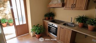 Bauernhof in Casavieja. Db servicios inmobiliarios vende una casa de pueblo en el centro