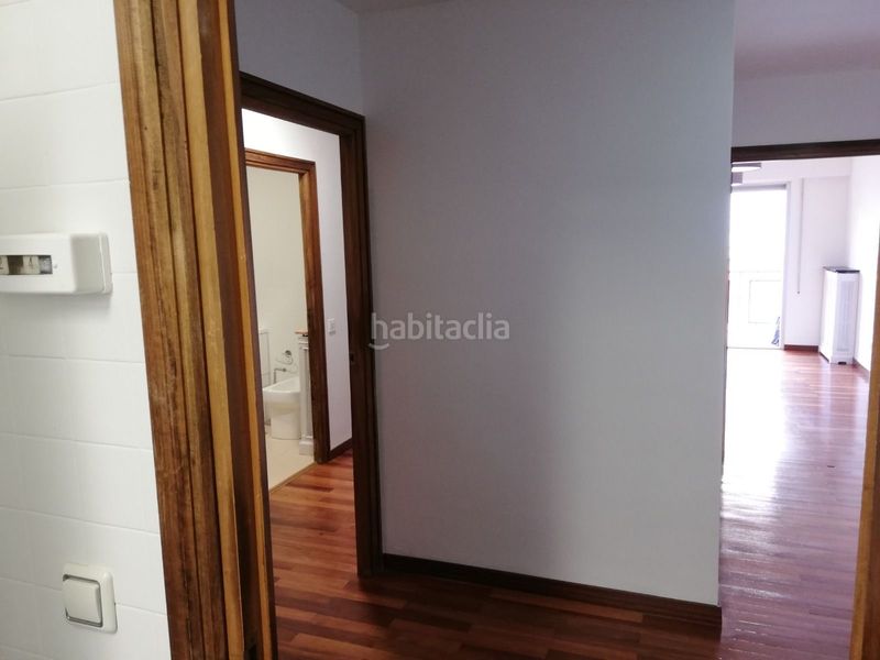 Foto d7f34b42-3b56-475f-8480-d8a936143e0d. Pis amb calefacció a Guindalera Madrid
