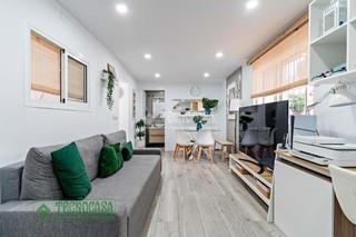 Casa aparellada a Coín. Casa en venta en coín