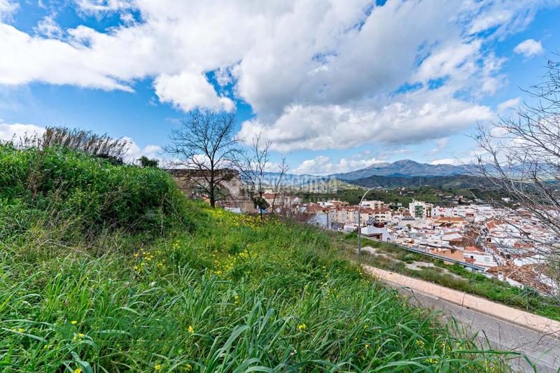 Foto b5e4eabb-6a09-4753-ace5-df0ad1e1636b. Terreny residencial a Coín