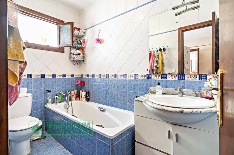Foto 0ecee9c3-208e-4135-aae8-bdb8cf6e6712. Casa  en venta en Coín