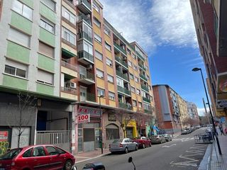 Local Comercial a Calle Mompeon Motos
