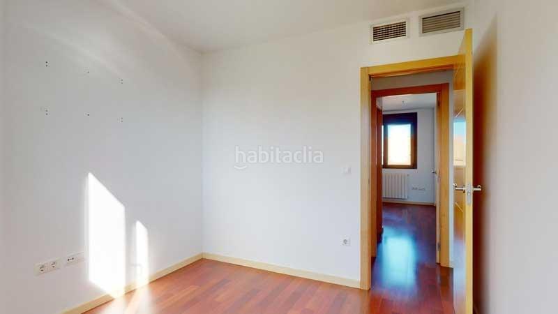 Foto 60df40d0-9c44-4b1e-8cbb-29be55dac731. Piso en Valdefierro Zaragoza