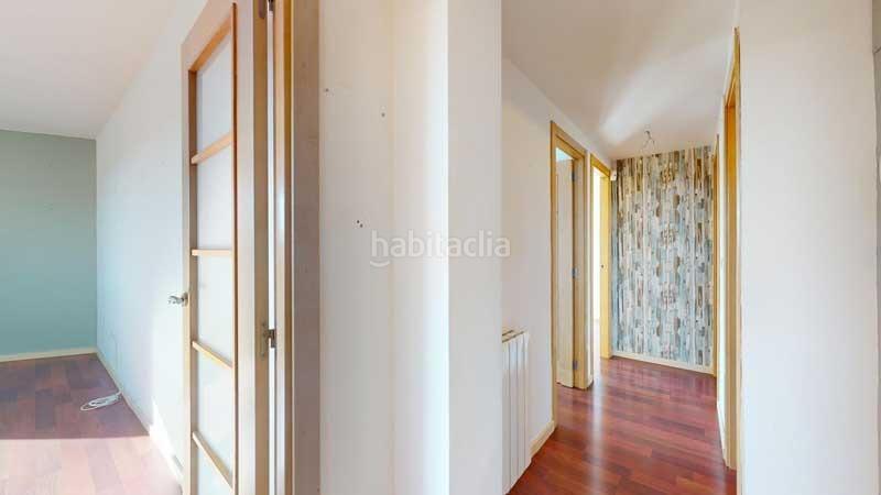 Foto 81cc87dd-8f28-437e-97fa-9718a1696407. Piso en Valdefierro Zaragoza