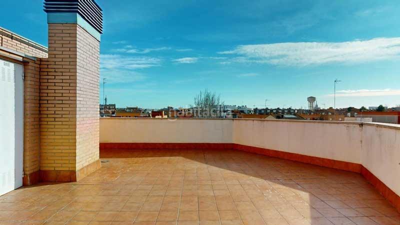 Foto 869f4cab-d02e-48a4-9ec7-af266bed98a7. Piso en Valdefierro Zaragoza
