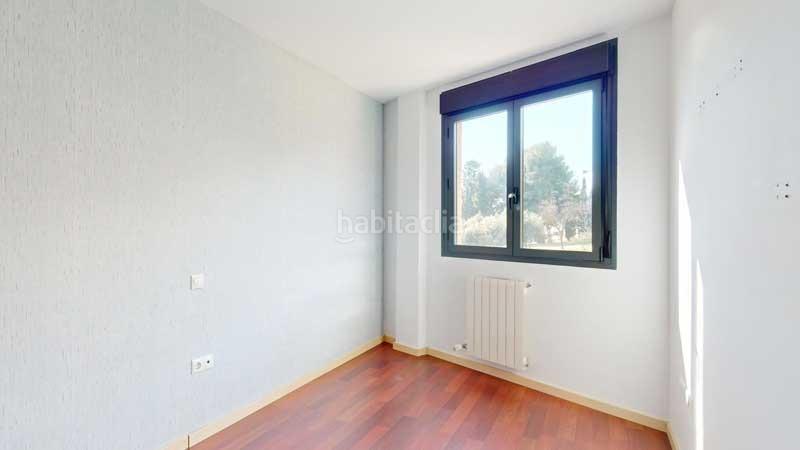 Foto caf8a601-bb78-43d6-b446-055d54772a0a. Piso en Valdefierro Zaragoza