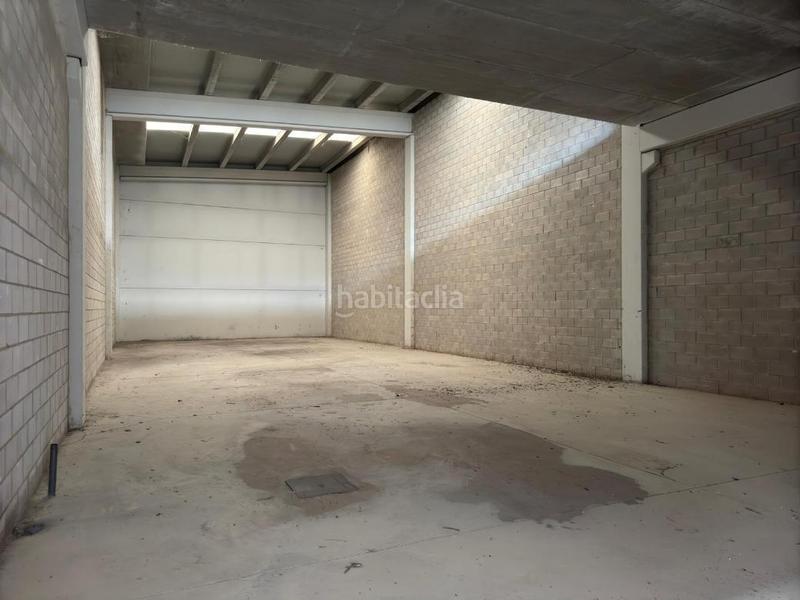 Foto 9473ba51-f9fd-48de-89d2-c72231550648. Capannone industriale in calle peña oroel in Cuarte de Huerva