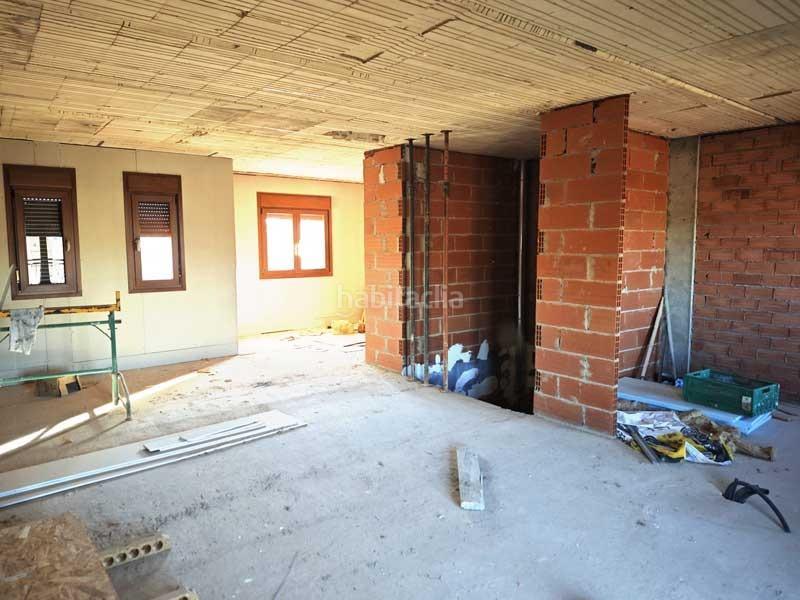 Foto ca353dff-aebf-40f9-b813-23e3dd5ccc38. Casa adosada en calle teruel 6 en Ariza