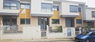 Semi detached house  Calle pilar goixart