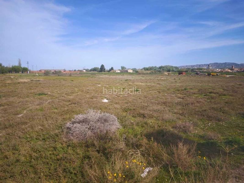 Foto b40182f3-c458-4bfe-939c-0003aefedc67. Terreno residencial en Cabañas de Ebro