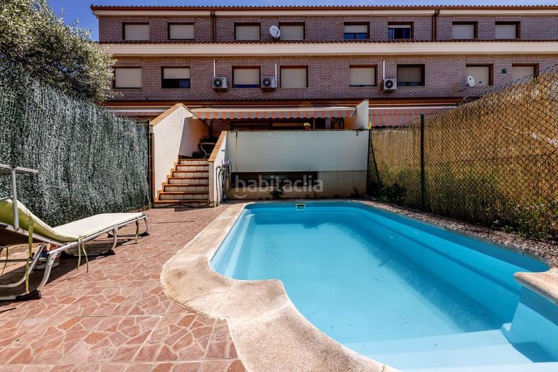 Foto f56c624c-5434-4ef3-9e84-21c7184f4d20. Casa adossada amb calefacció aparcament piscina a Calatayud
