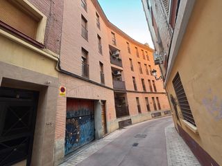 Car parking in Calle de la torre 1