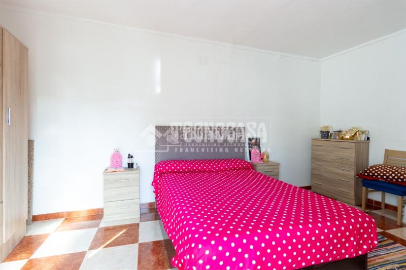 Foto a407c948-80e4-45c6-ab5b-e023688a280e. Casa a Centro Histórico Vélez - Málaga