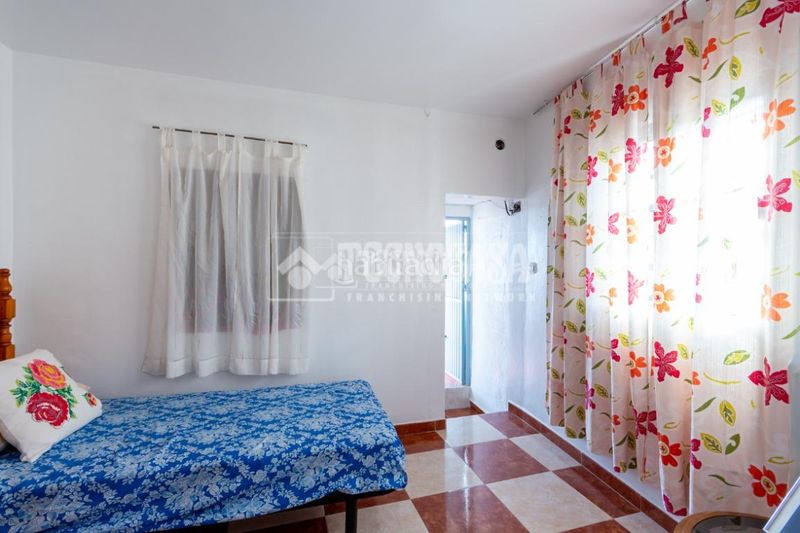 Foto f8d2e0d3-8647-4ddb-9c89-f8bdd802d8c9. Casa a Centro Histórico Vélez - Málaga