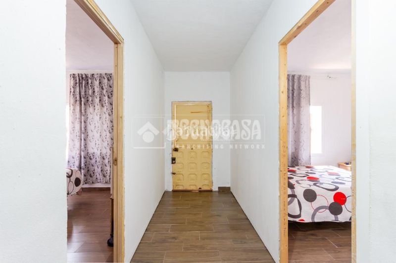 Foto 05b6946c-d69b-47a5-a11f-6114b3ece758. Casa aparellada a Centro Histórico Vélez - Málaga