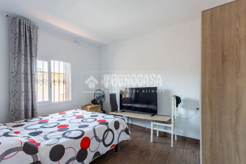 Foto 1b2e9985-a451-4867-a382-edea8f9b160d. Casa aparellada a Centro Histórico Vélez - Málaga