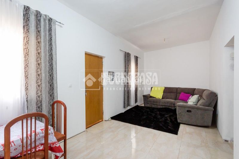 Foto fd7f16f6-9c06-4256-8976-23fcf81d4629. Casa aparellada a Centro Histórico Vélez - Málaga