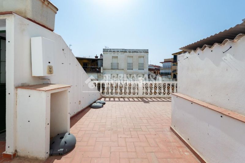 Foto e4cbddb7-3bd3-4f7f-a6bb-bffa0b84063b. Casa aparellada a Centro Ciudad - El Carmen Vélez - Málaga