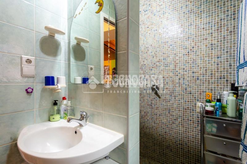 Foto 0b2b7442-e95a-4510-a604-dc59f3babde7. Casa aparellada amb calefacció a Centro Histórico Vélez - Málaga