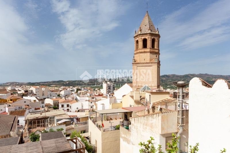 Foto 5dc4325b-3495-4992-b310-f99a37b96baf. Casa aparellada amb calefacció a Centro Histórico Vélez - Málaga