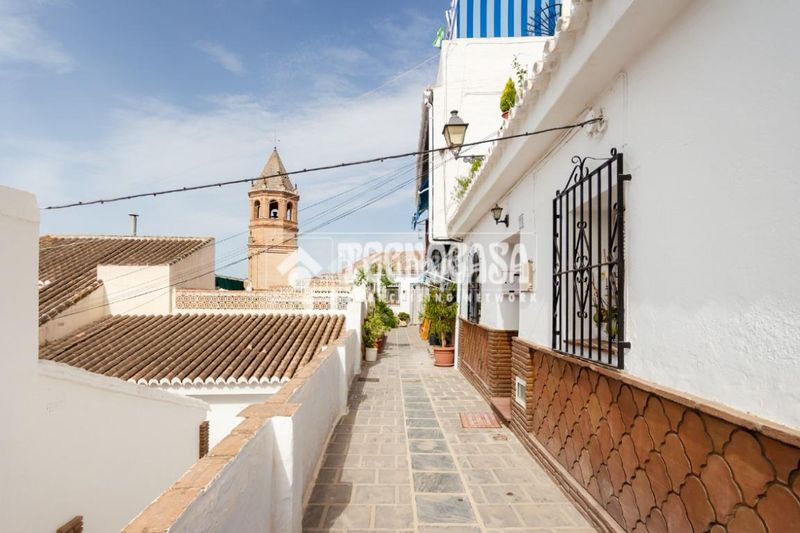Foto 81ff84b9-7b47-483f-9f45-358da600c7d4. Casa aparellada amb calefacció a Centro Histórico Vélez - Málaga
