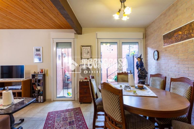 Foto 99f6b170-e179-4463-9996-0c4fa9ae2b64. Casa aparellada amb calefacció a Centro Histórico Vélez - Málaga