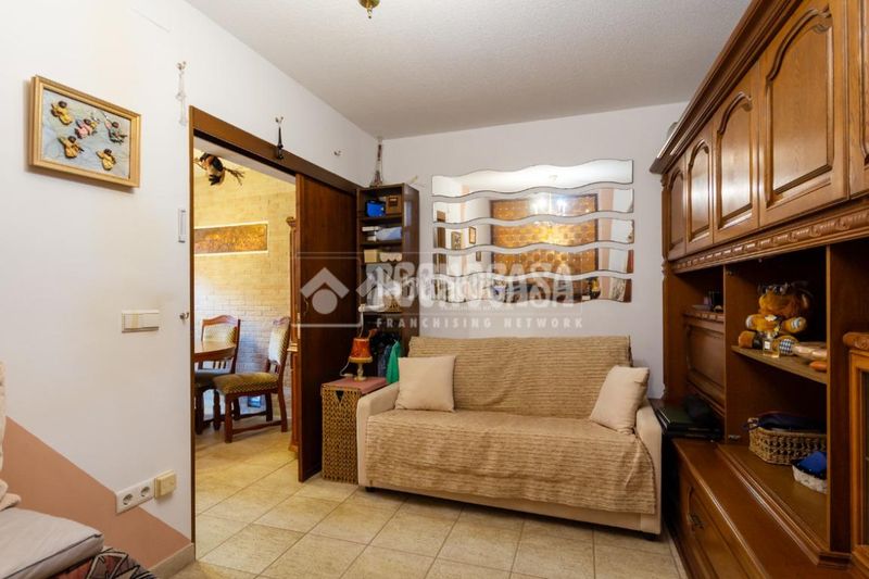 Foto a75198f2-6ac7-479d-9187-4c98c2fbf09f. Casa aparellada amb calefacció a Centro Histórico Vélez - Málaga