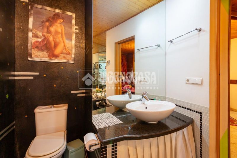 Foto c68381d1-4474-4f09-8721-ed10186fc1bd. Casa aparellada amb calefacció a Centro Histórico Vélez - Málaga