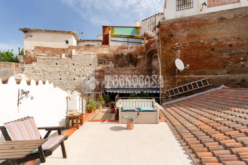 Foto c700d815-0a64-4613-8244-7403399119be. Casa aparellada amb calefacció a Centro Histórico Vélez - Málaga