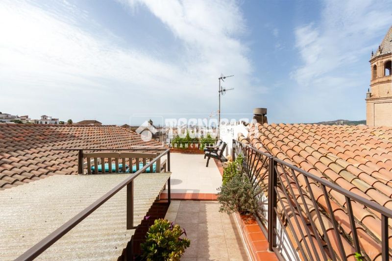 Foto f06aa5c1-bafd-418e-88ee-5658e2e4c173. Casa aparellada amb calefacció a Centro Histórico Vélez - Málaga