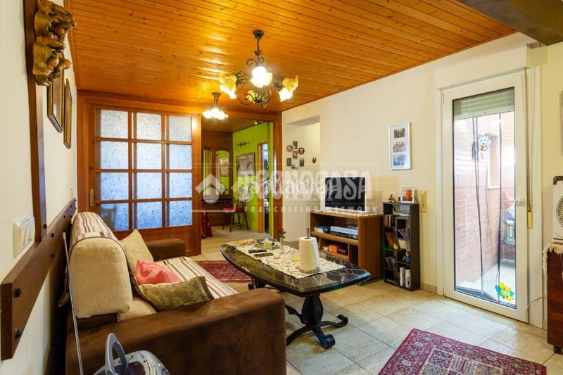 Foto f7ec5c32-ce1a-411a-b4dc-f6a5a0195074. Casa aparellada amb calefacció a Centro Histórico Vélez - Málaga