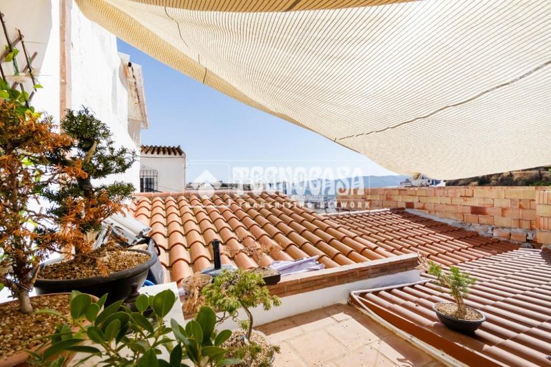 Foto d4722f13-ae59-4823-83a4-ad2df857ddc3. Casa aparellada a Centro Histórico Vélez - Málaga
