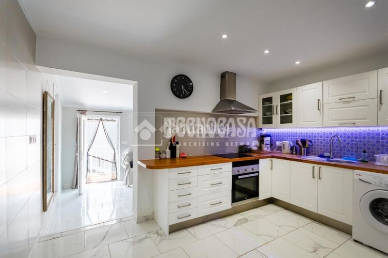Foto f1c622d9-1b4a-4849-93fd-f6af63f07874. Casa aparellada a Centro Histórico Vélez - Málaga