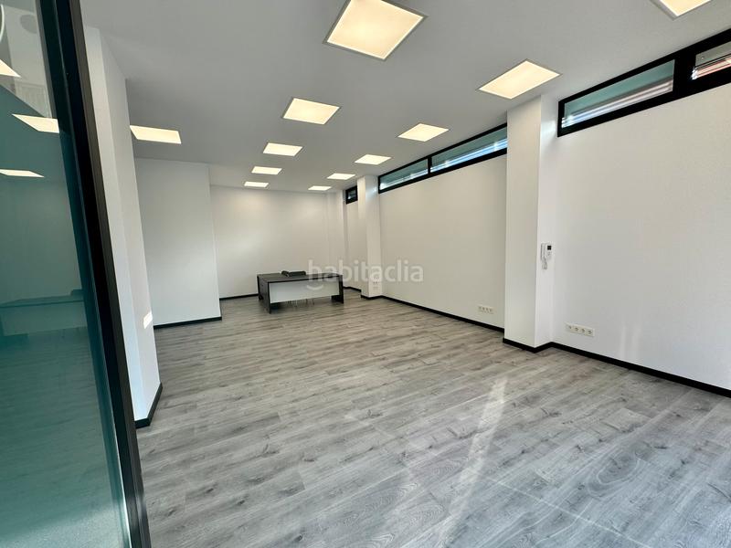 Foto c354eae3-03bf-4cd9-8bd2-706f9b704d78. Alquiler oficina  coworking al centre a estrenar en Terrassa