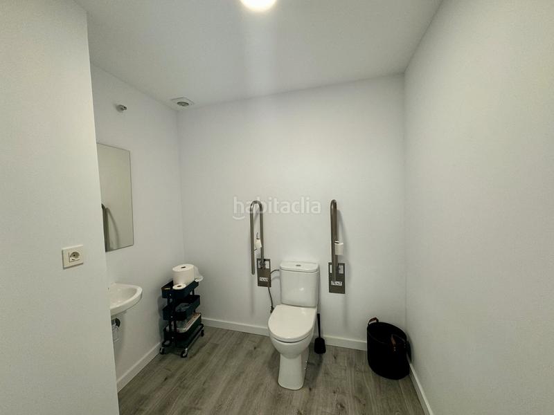 Foto 1f34e690-7dd3-4458-9478-30711355fd79. Location bureau dans Segle XX Terrassa