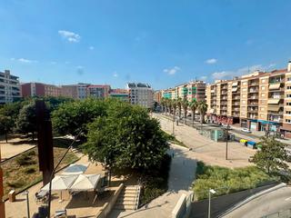 Appartamento  Carrer d'amadeu de savoia. Grande, reformado a estrenar en plaça lluís companys – terrassa
