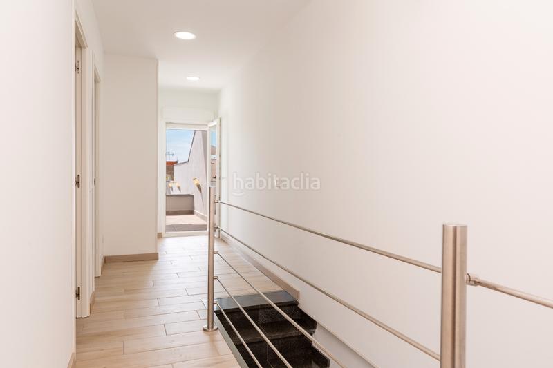 Foto ebb42e9d-ea6e-4397-ab52-519070ca5cdd. Casa adosada 5 hab 4 baños reforma integral gran terraza orientación sud en Terrassa