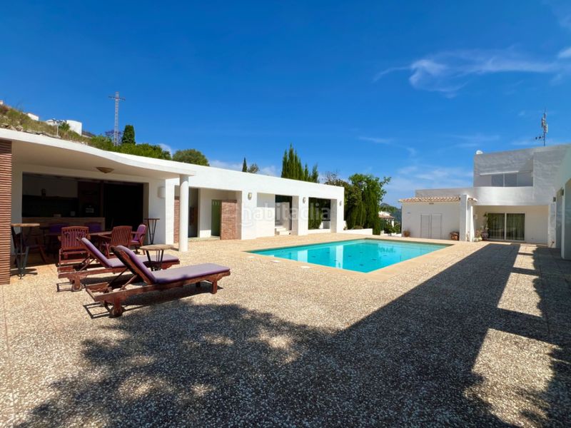 Foto f3406452-5a51-4900-9408-f5b46f14819b. Chalet en Centro Pedreguer