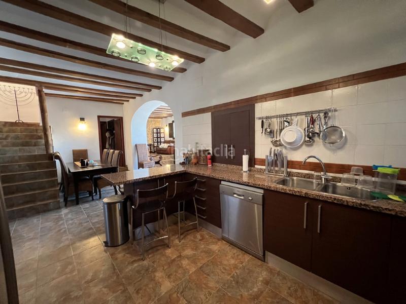 Foto 6f56e4a4-0d6f-42d7-ae43-7261bd732893. Mas avec parking piscine dans Ibi