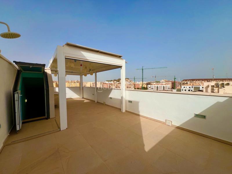Foto 2eb06f7a-84ee-41f0-a3d4-6f4b2d3171c6. Penthouse with heating parking pool in Centro Urbano Dénia