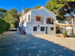 Chalet in Las Rotas / Les Rotes