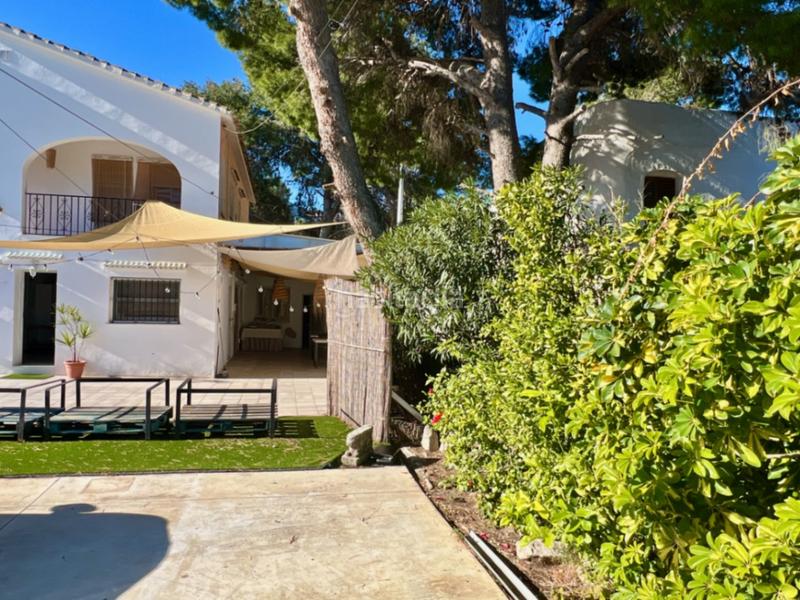 Foto 6e447bee-9ec1-481e-9015-a37243b055f3. Xalet amb calefacció aparcament a Las Rotas / Les Rotes Dénia